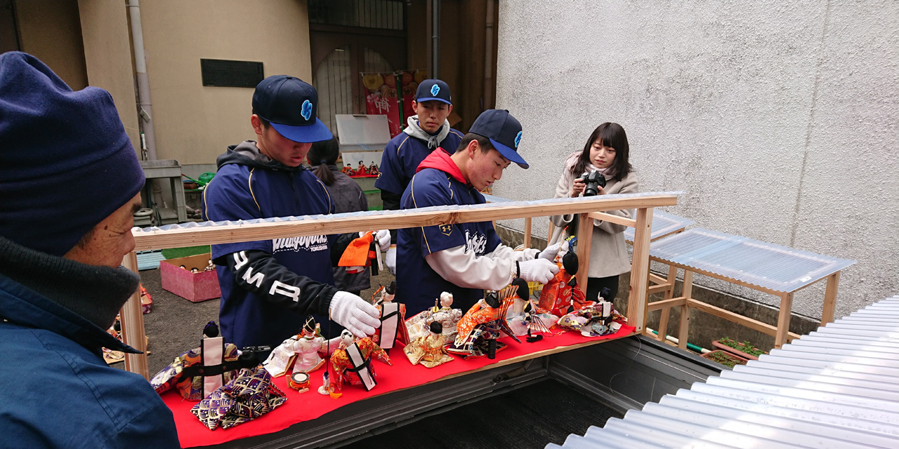 ひな祭りイベントの設営準備,勝浦町坂本地区