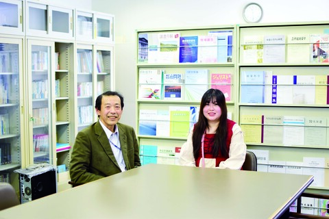 四国大学の先生と学生 四国大学の先生と学生