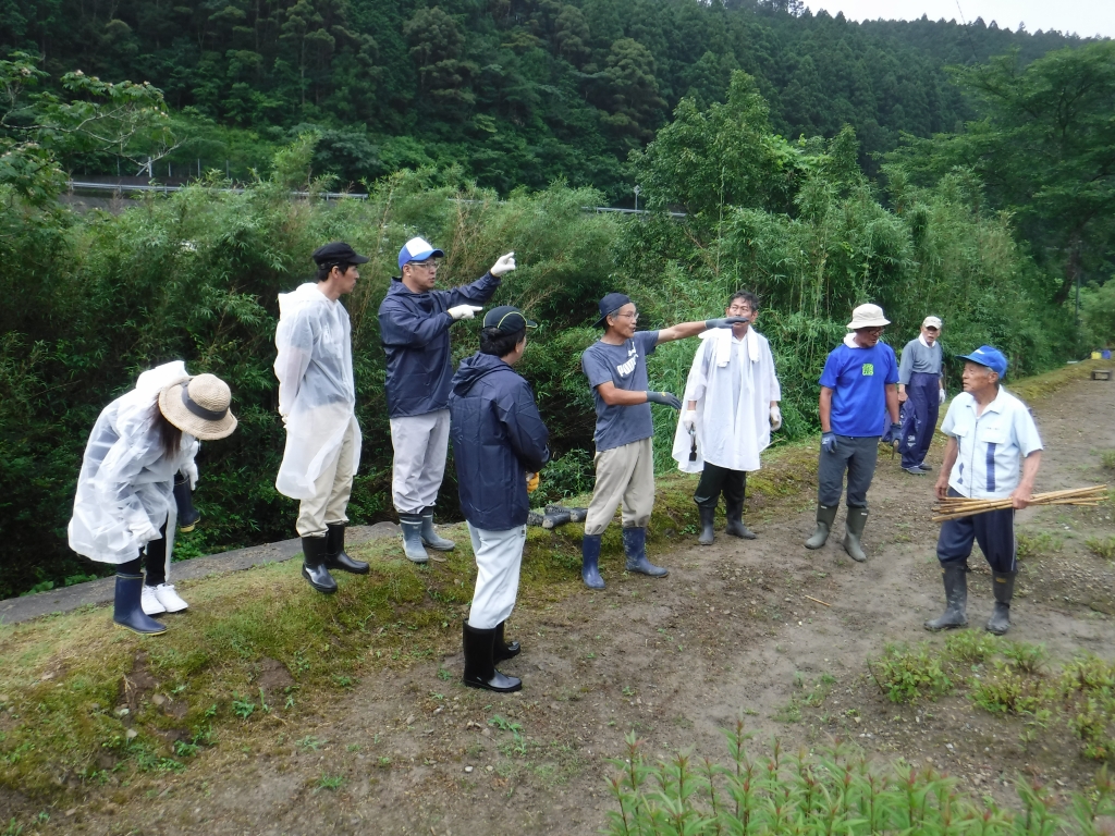 地元の方からの作業説明
