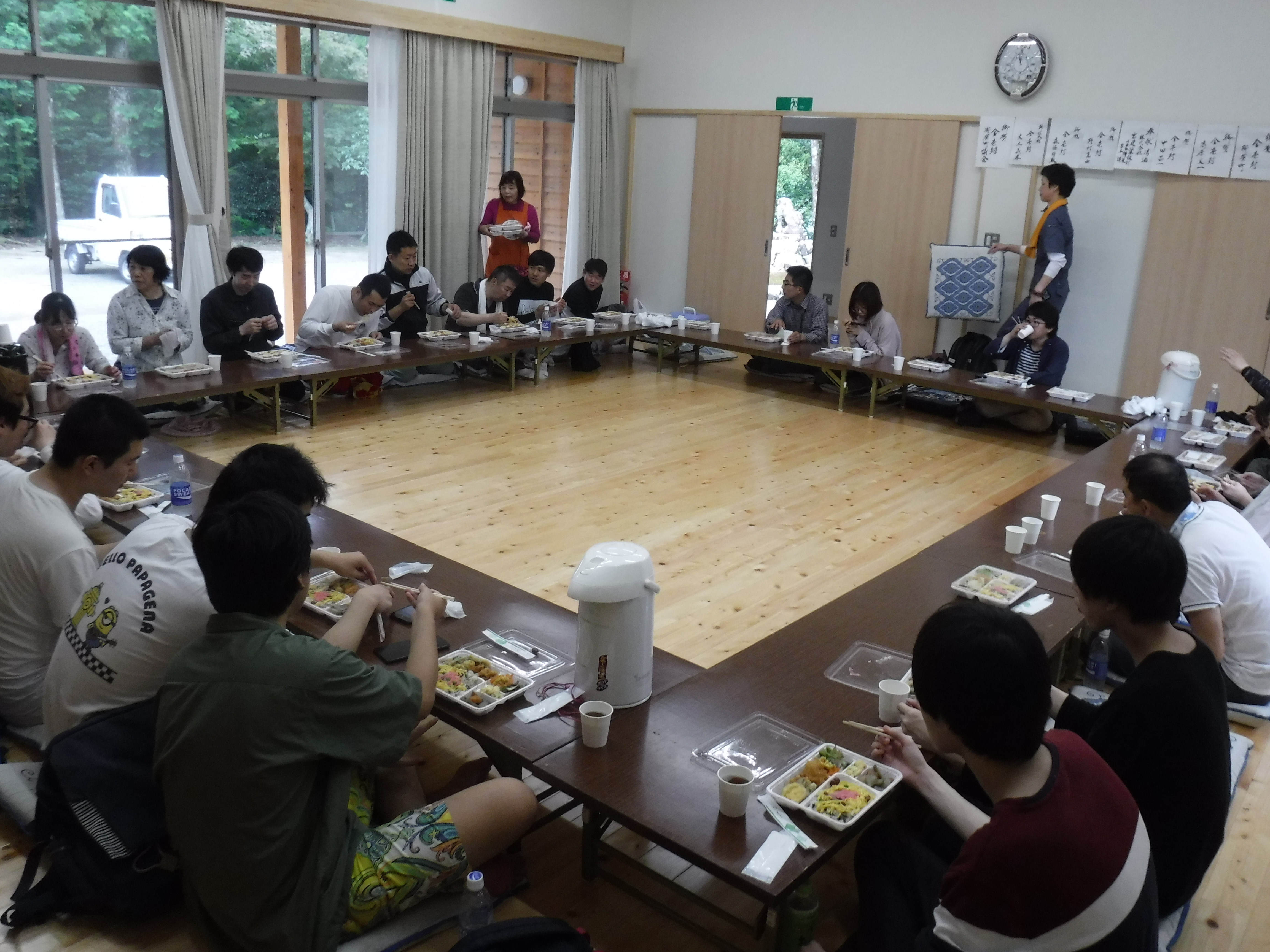 昼食の様子
