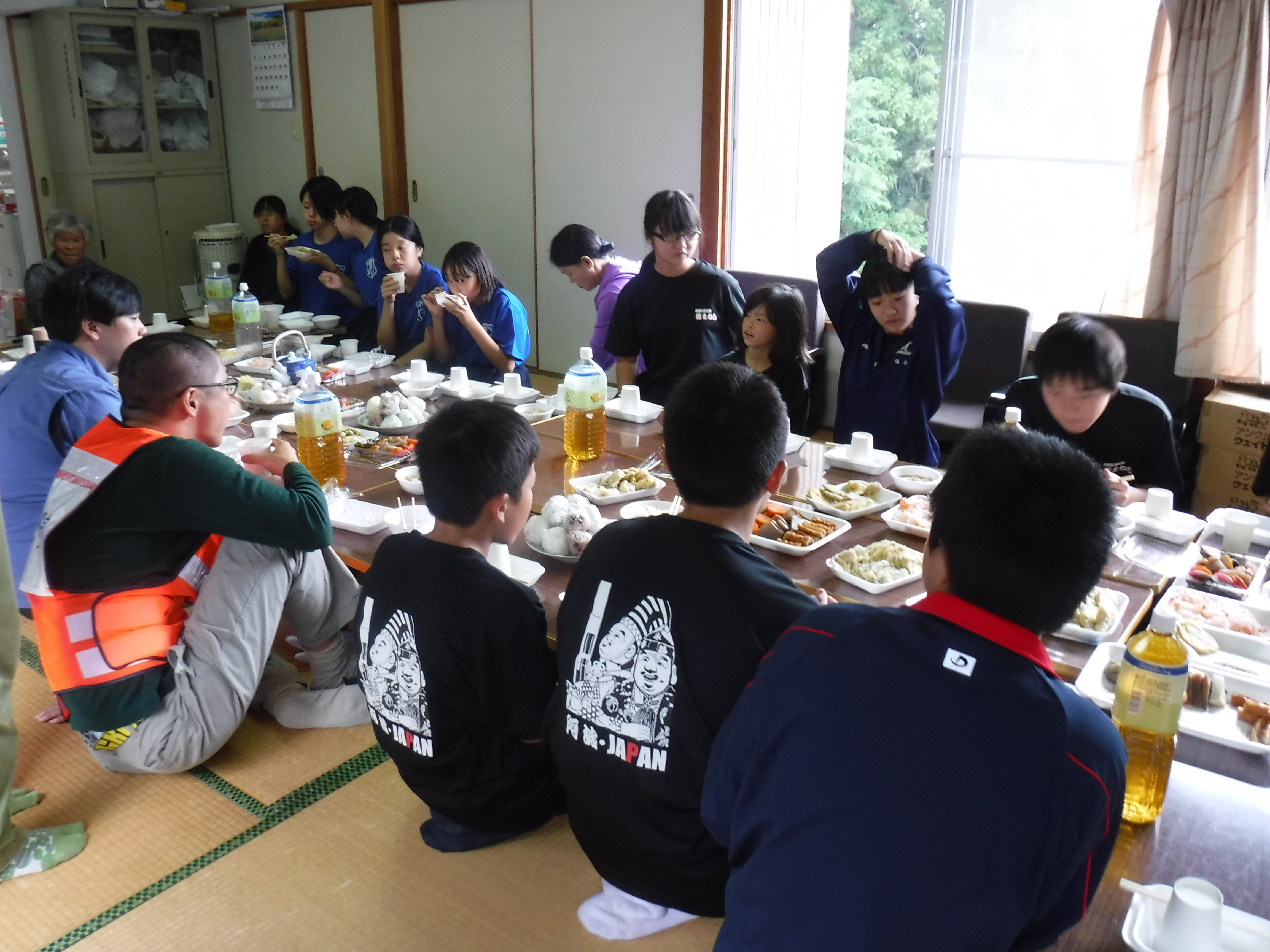 昼食による交流