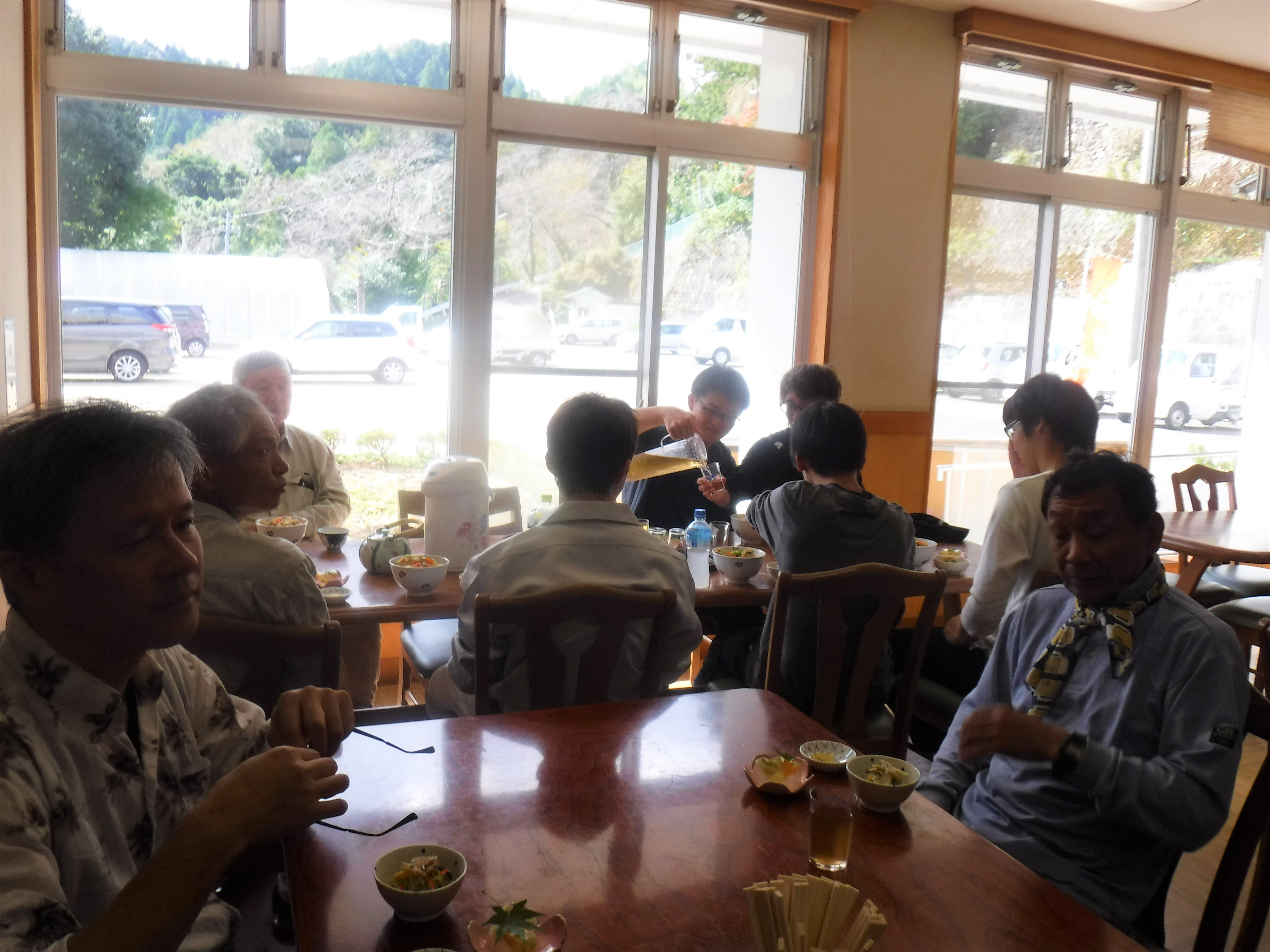 昼食での交流