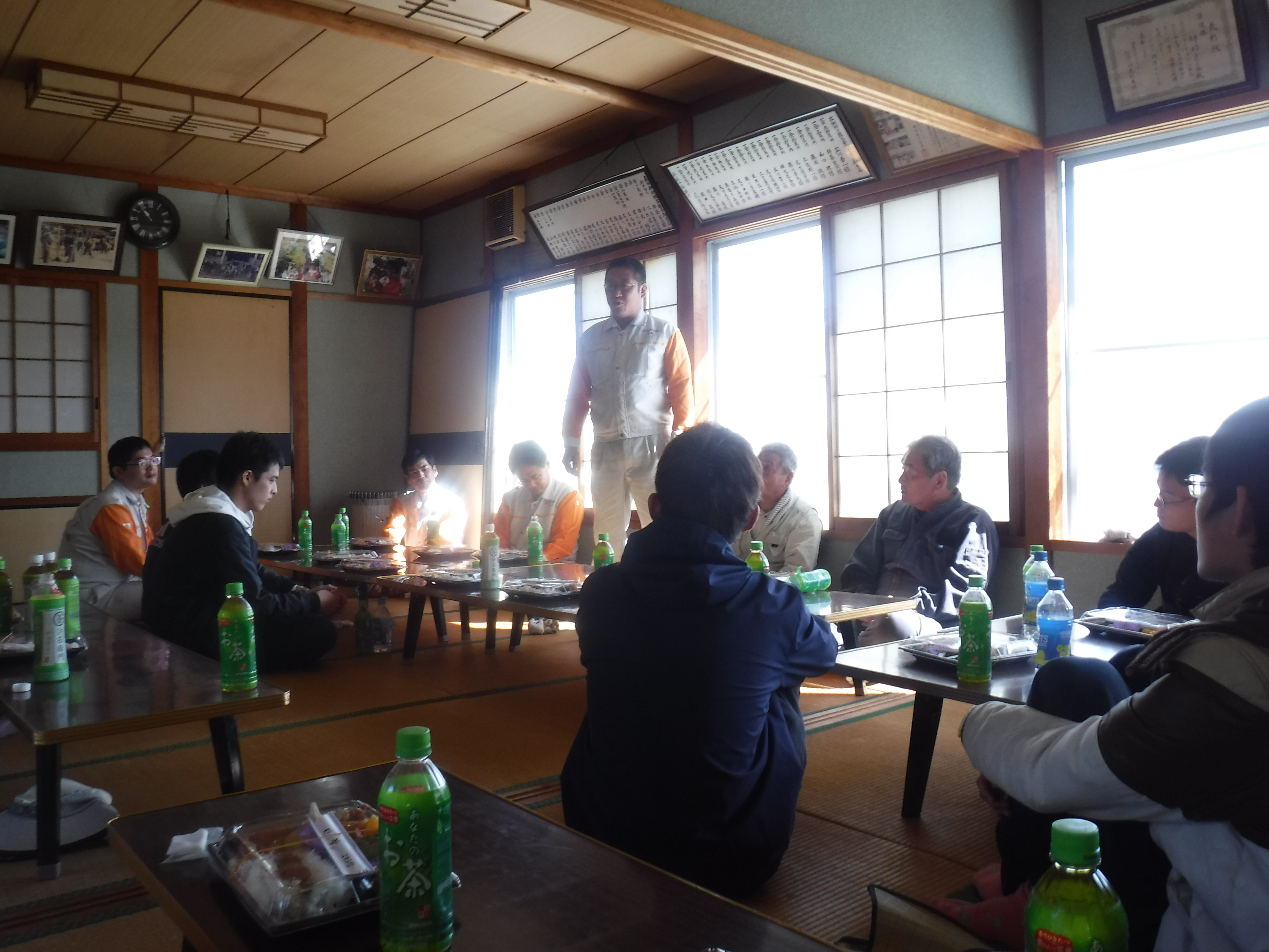 昼食をいただきながら感想発表