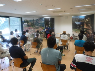 作業の手順を説明している写真