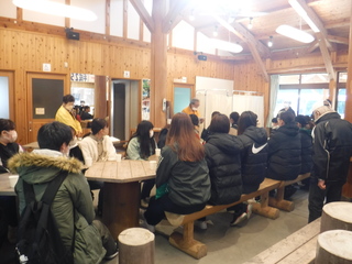 作業を説明しているときの写真です。