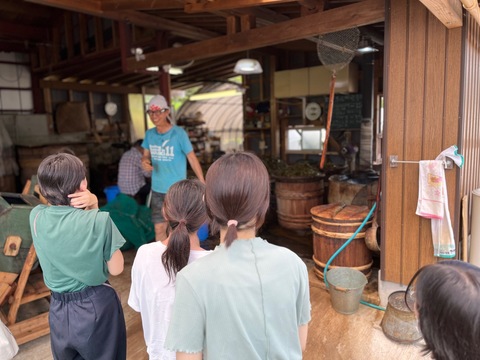 製造所での作業風景です