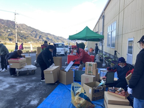 ケースをお返ししつつ人形を引き取っています